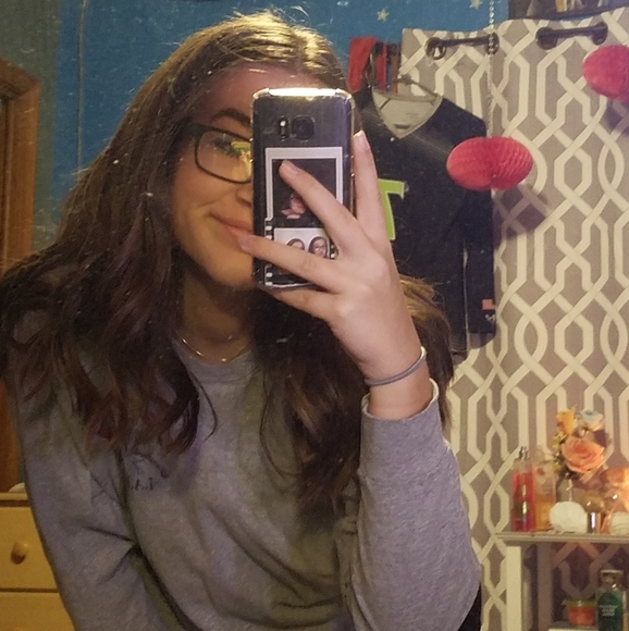 Meet your Posher, Lily - Picture 2 of 2